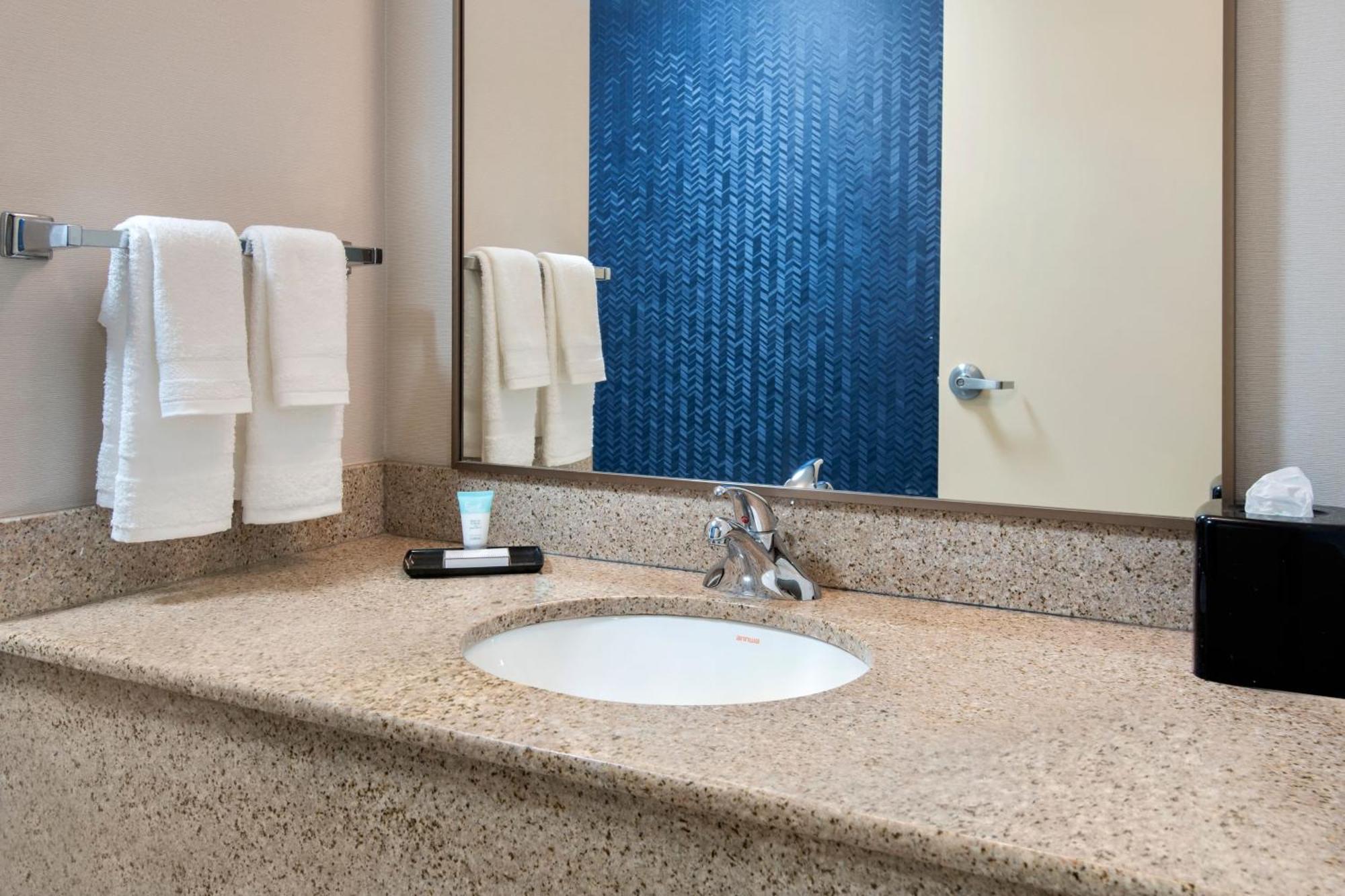 Fairfield Inn By Marriott New York Laguardia Airport/Flushing Esterno foto